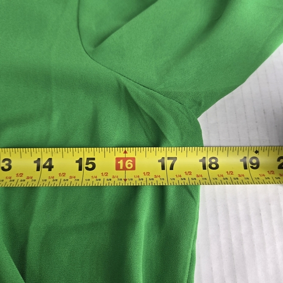 NEW J. Crew Drapey Ruffled Green Top 2 - Picture 6 of 7